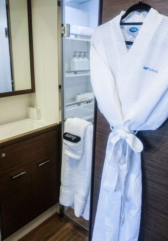 Image of DRAGONFLY yacht #11