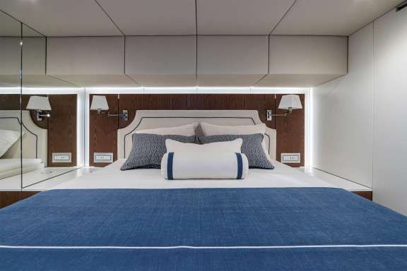 Image of UNWAVERING yacht #7