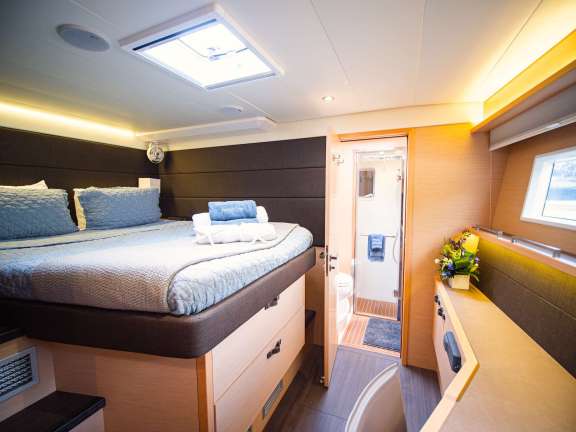 Forward Starboard Guest Queen Suite