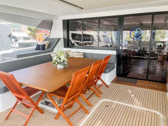 Perfect Landing aft dining