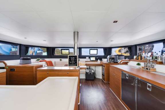 Image of WALK’N ON SUNSHINE yacht #18