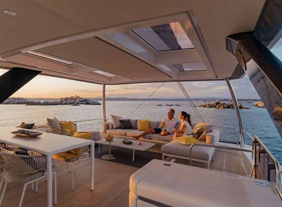 Flybridge Lounging Sofa