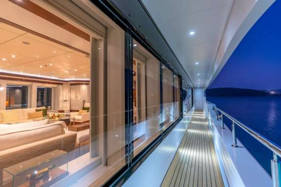 Image of IMMERSIVE yacht #13