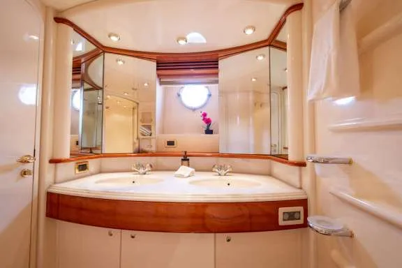 Image of Victoria yacht #7