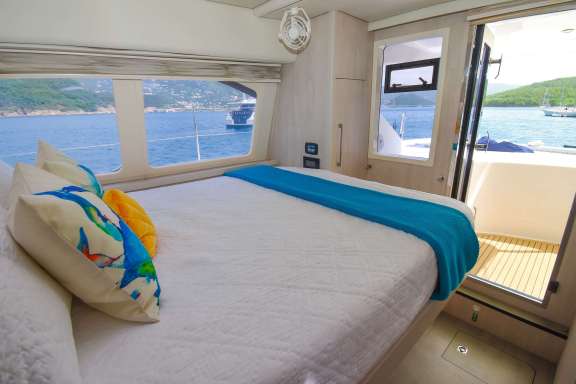 Image of BAREFOOT COWBOY yacht #12