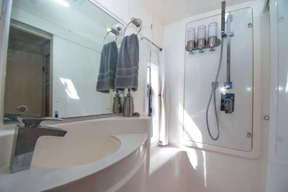 Image of BAREFOOT COWBOY yacht #17