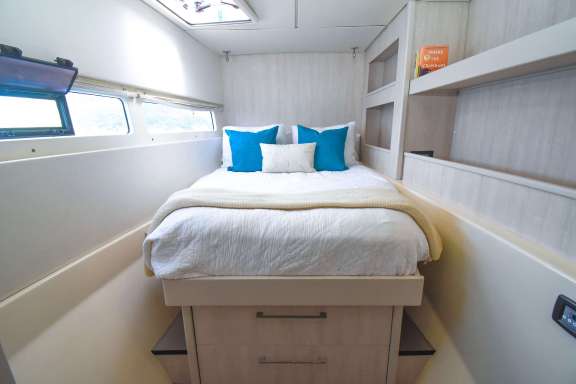 Image of BAREFOOT COWBOY yacht #18