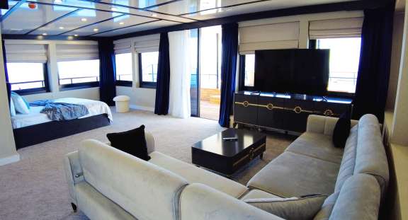 Image of LIMITLESS yacht #7