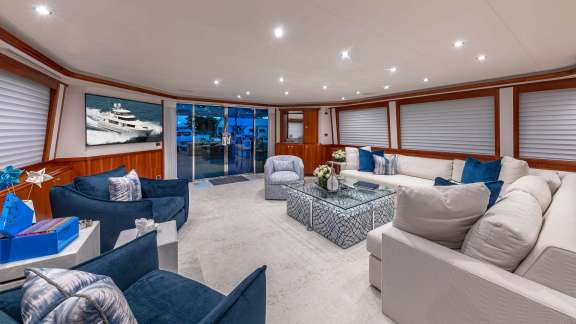 Main Salon featuring 65