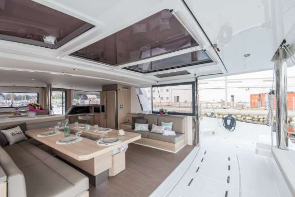 Image of TWO OCEANS yacht #2