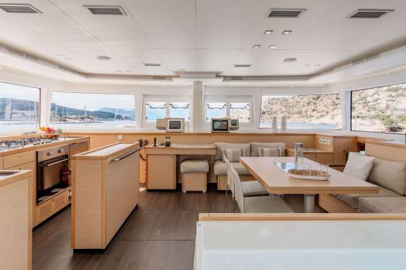 Image of LAGOON 560 S2 yacht #4