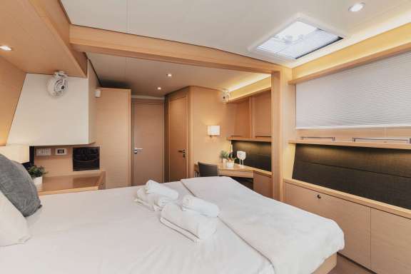 Image of LAGOON 560 S2 yacht #8