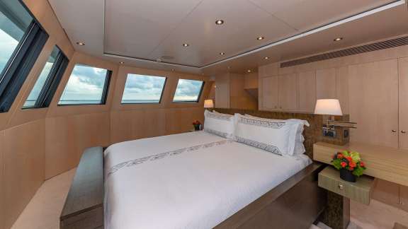 Image of HIGHLANDER yacht #6