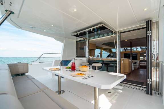 Image of A Yachta Fun yacht #12