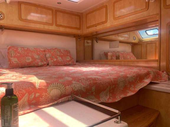 Sea Life Cabin - Queen bed