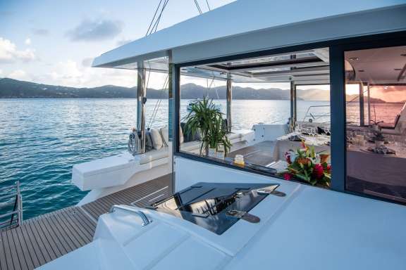 Image of SUN DAZE yacht #12
