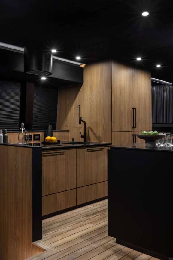 Image of Moon Shadow yacht #18