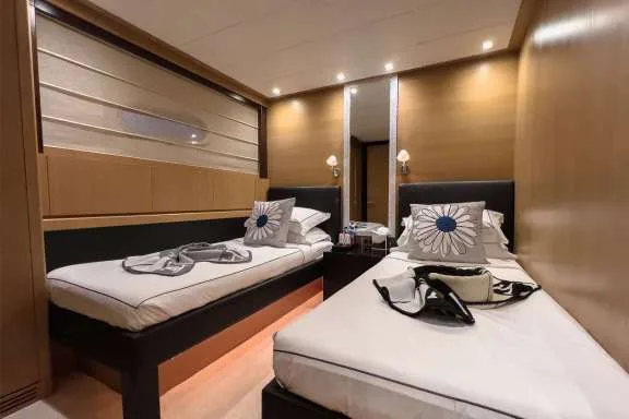 Image of YCM 120 yacht #18