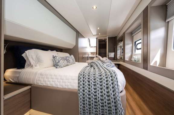 Image of LOLA yacht #10