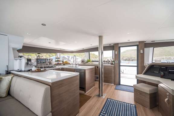 Image of LOLA yacht #8