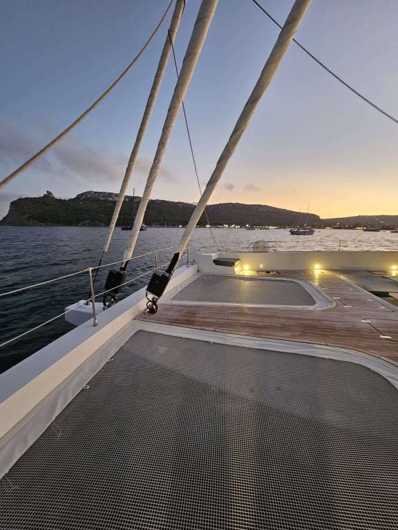 Flybridge Dining Area