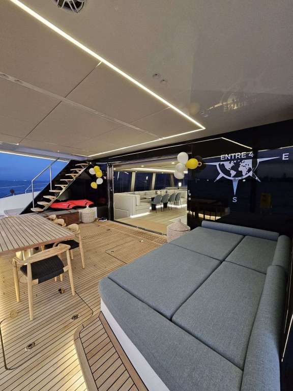 Foredeck Lounging Area