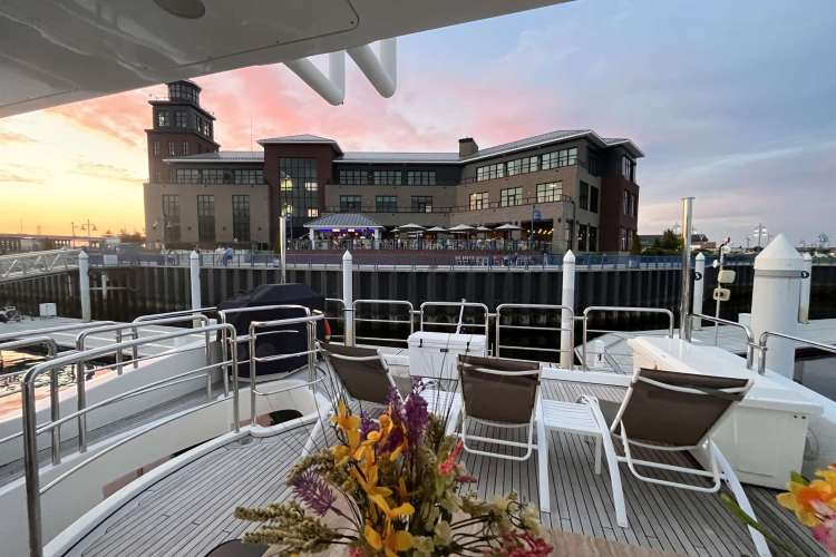 Flybridge Aft Sunbathing