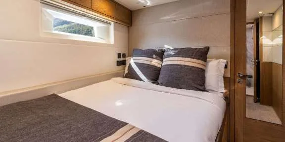 Image of CHAMPAGNE HIPPY yacht #17