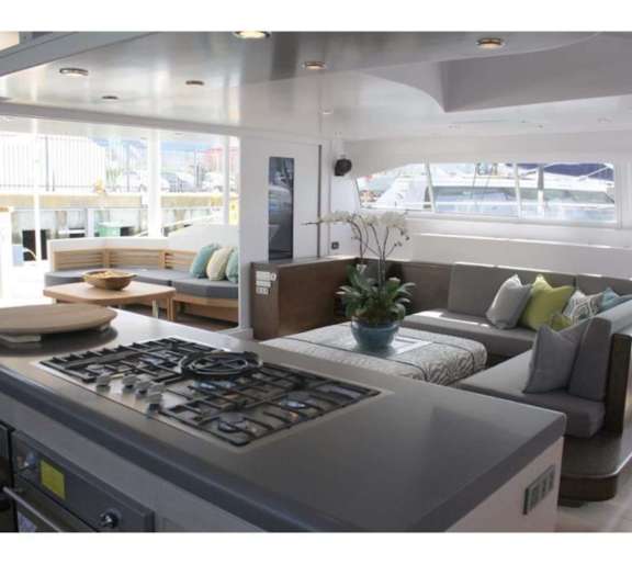 Image of HQ2 yacht #7