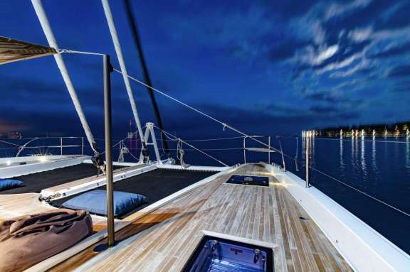 Image of CAT TUA yacht #11