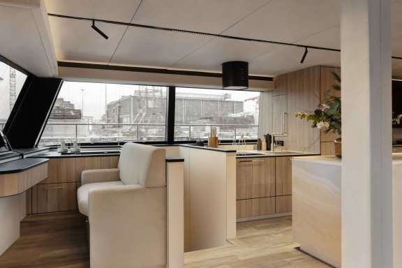 Image of Perfect Moon yacht #13