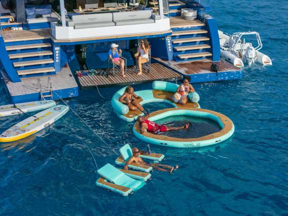 Image of Perfect Moon yacht #17