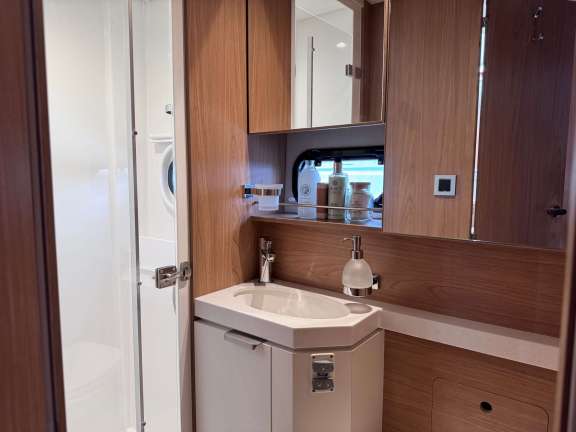 Image of BAREFOOT BLISS yacht #17