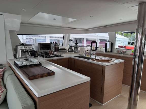 Image of BAREFOOT BLISS yacht #18