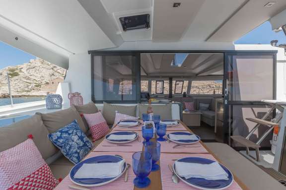 Al fresco dining