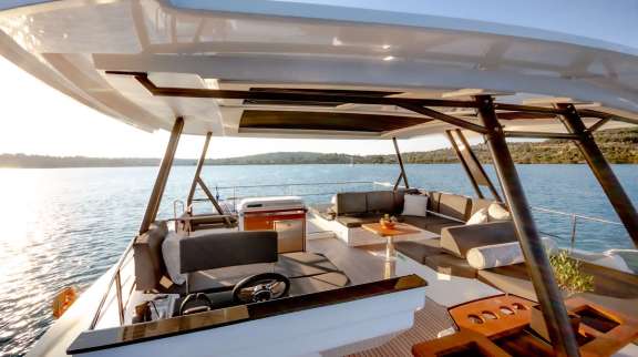 Image of JEWEL (67) yacht #16