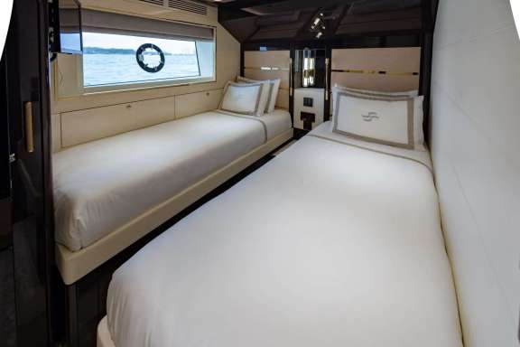 Image of OLYMPUS yacht #10