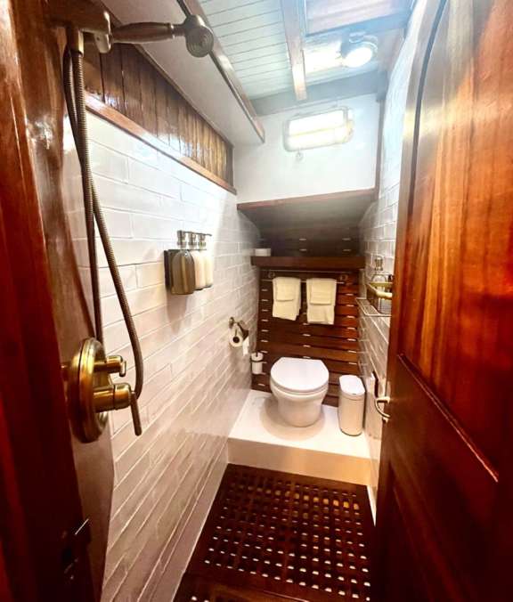 Shower master cabin