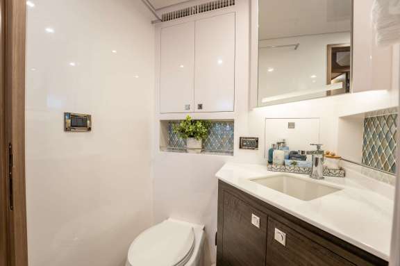 Guest Ensuite w/Molton Brown Toiletries