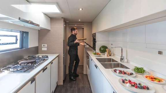 Image of HOURGLASS yacht #17