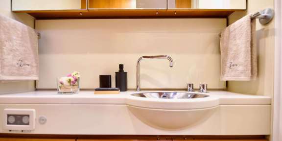 Image of LA LOEVIE yacht #10