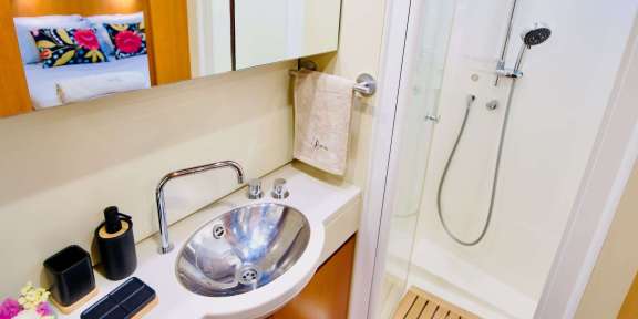 Image of LA LOEVIE yacht #11