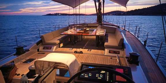 Image of LA LOEVIE yacht #5