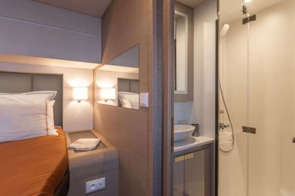 Image of PLUS 10 yacht #18