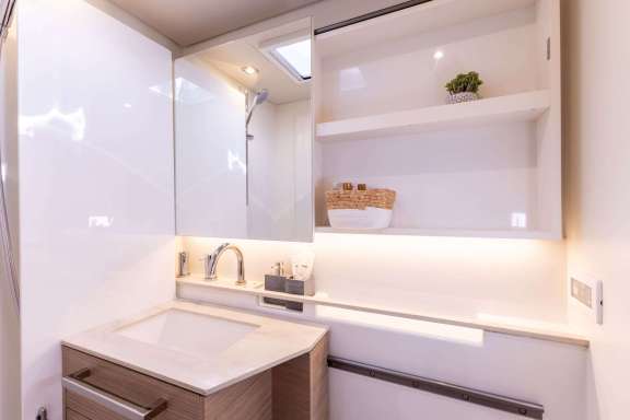 Image of VALINOR – Winter yacht #9