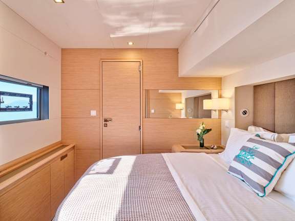 Guest cabin