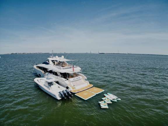 M/Y SOL SHINE w/ Toys