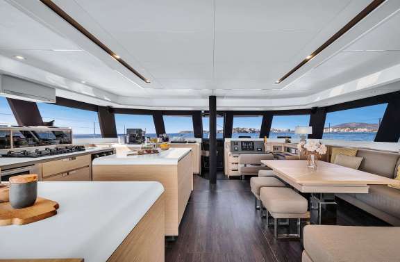 Image of NEOW yacht #2