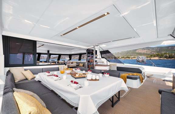 Image of NEOW yacht #3