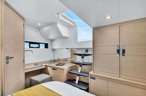 Image of NEOW yacht #7